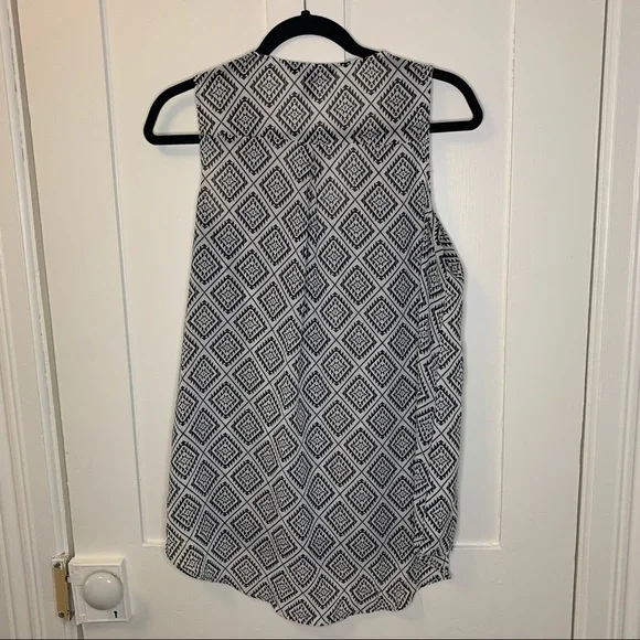 Patterned Tank Top - Picture 3 of 3